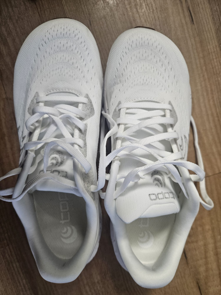 Topo Athletic Phantom 4 weis