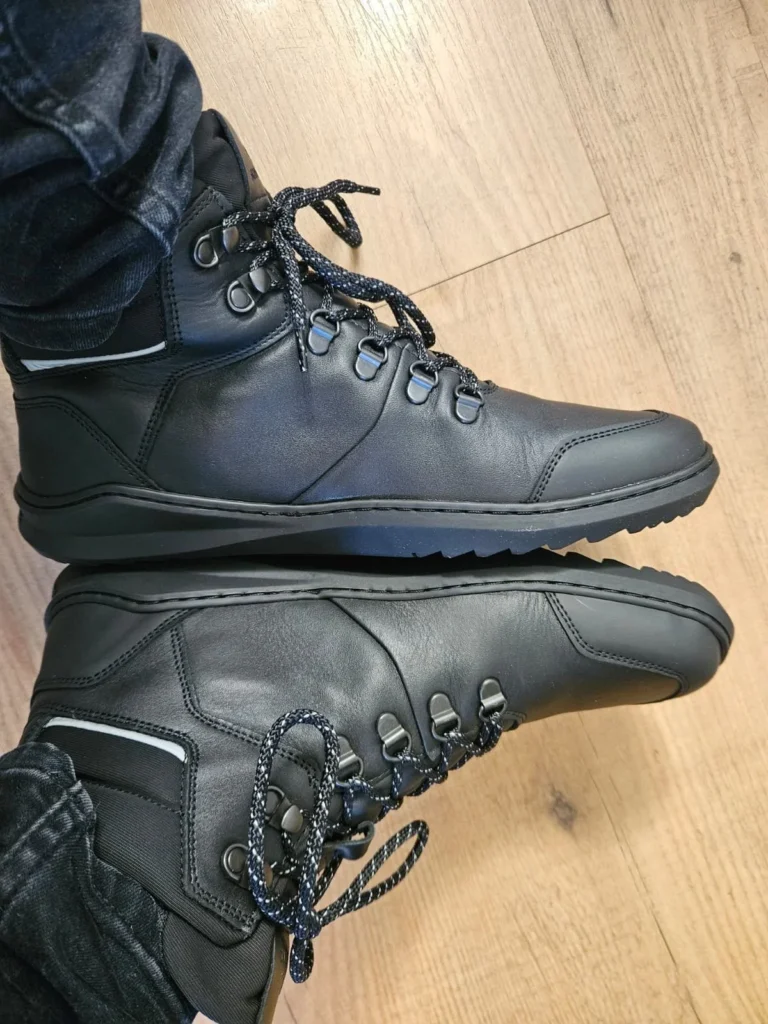 Paar Skinners Explorer schwarze Barfuß-Lederschuhe mit Reflexstreifen